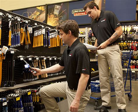 Driveline uses proprietary technology, experienced management and trained field associates to deliver speed-to-shelf, quality performance and innovative solutions. . Driveline retail merchandising